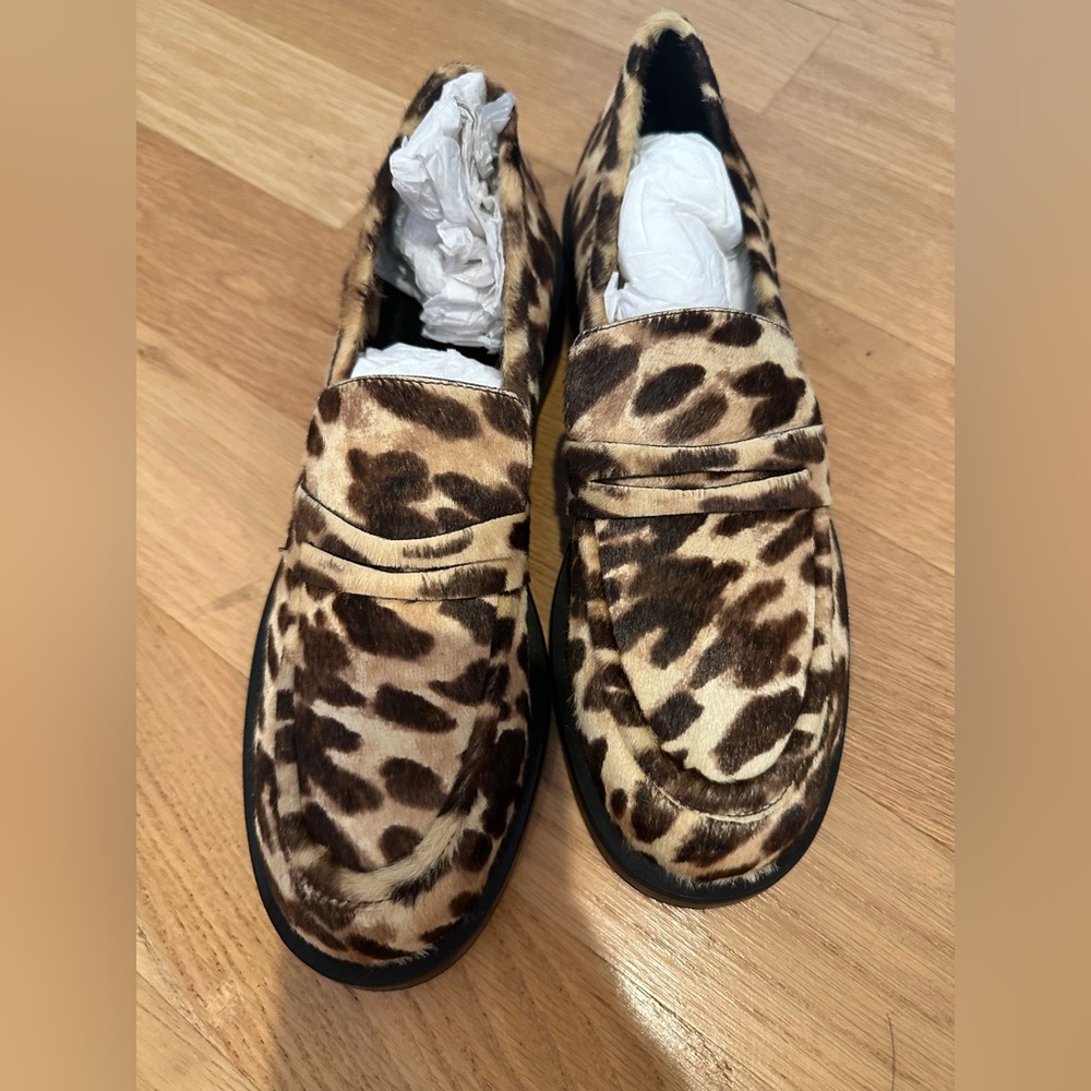 Stuart Weitzman Leopard Print Loafers Size 7